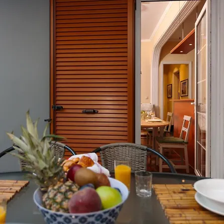 Metropolis - 150m From St Marcus Square, By Zantewize