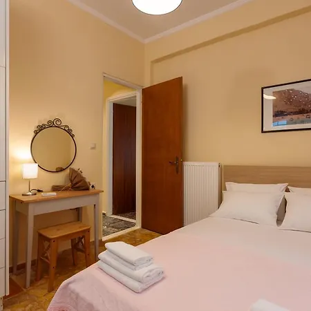 Metropolis - 150m From St Marcus Square, By Zantewize Apartment